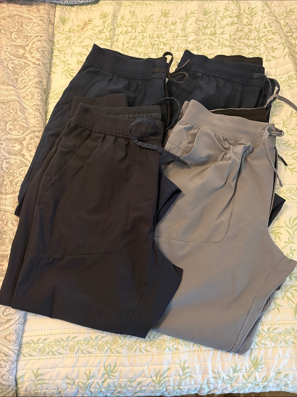 lululemon athletica Men's Joggers in Black and Gray